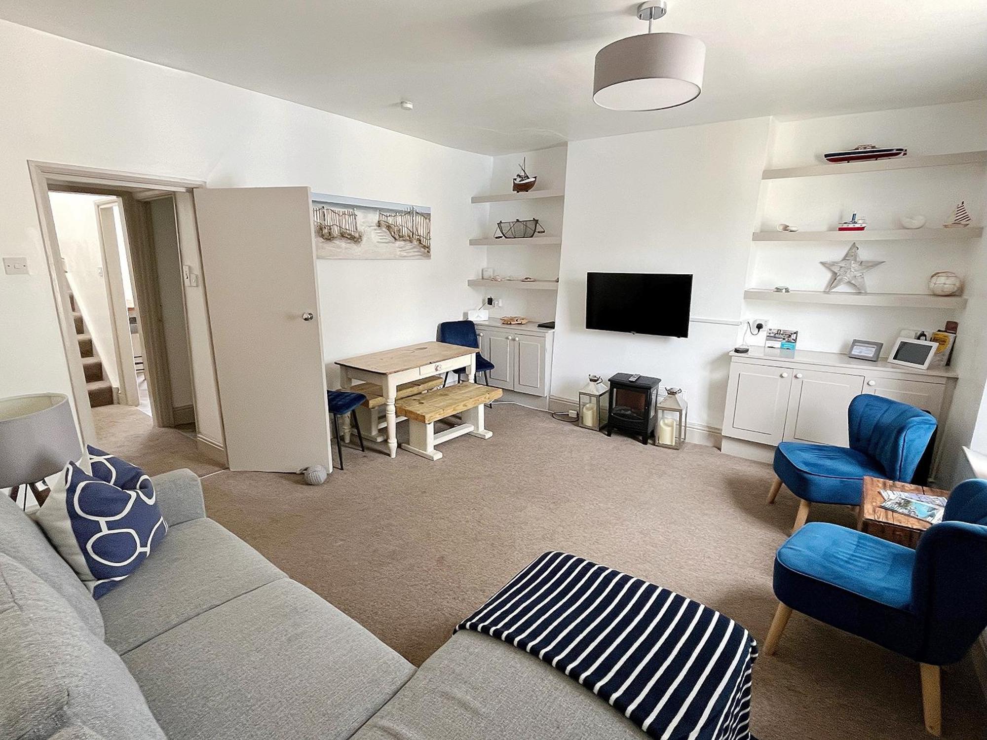 Nancie'S Place - Dartmouth Town Center With Private Parking - A Traditional Georgian Private Duplex Apartment - Beautifully Refurbished - Two Bedrooms, Bathroom, Kitchen And Lounge Diner Exterior foto