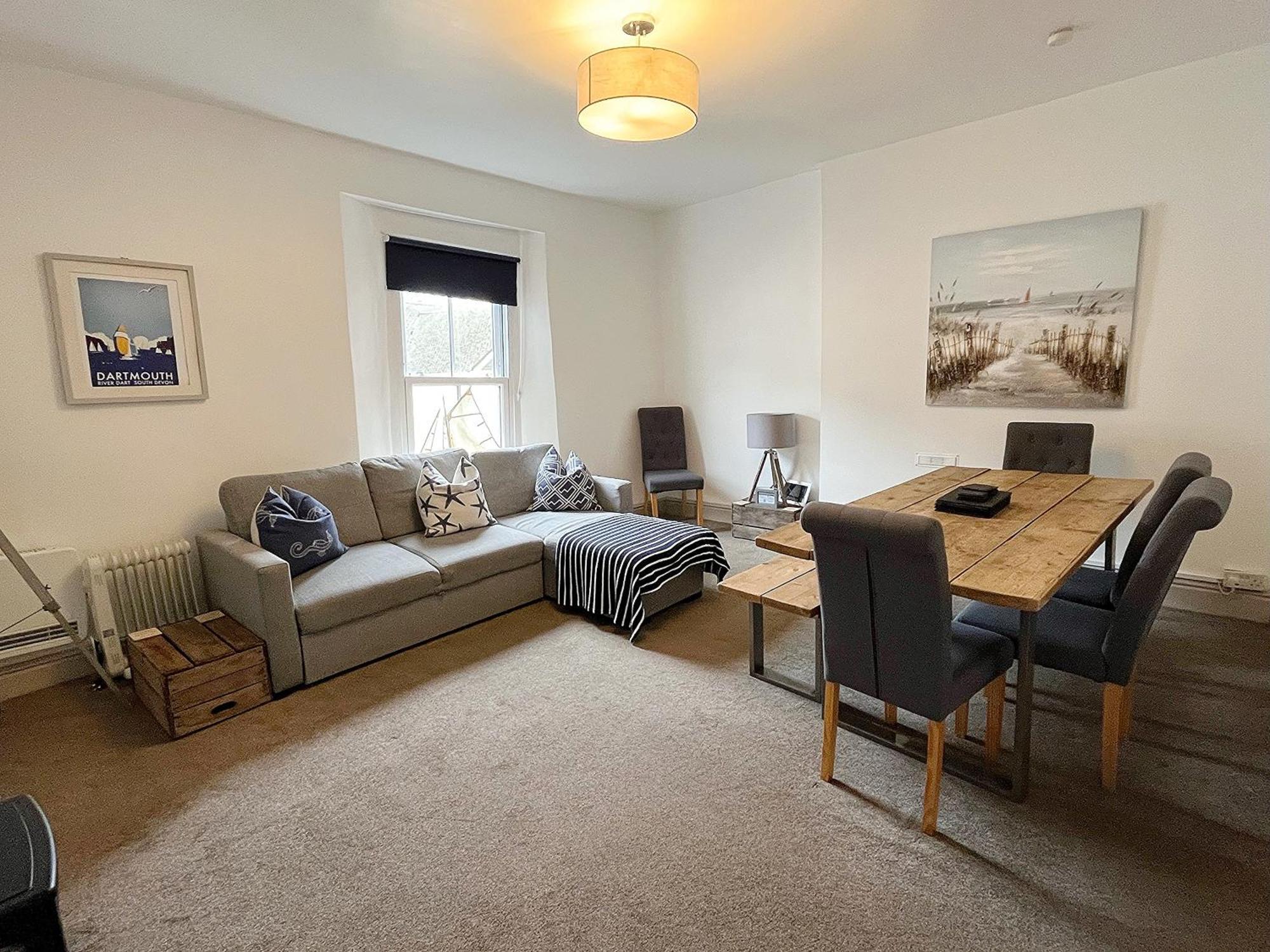 Nancie'S Place - Dartmouth Town Center With Private Parking - A Traditional Georgian Private Duplex Apartment - Beautifully Refurbished - Two Bedrooms, Bathroom, Kitchen And Lounge Diner Exterior foto